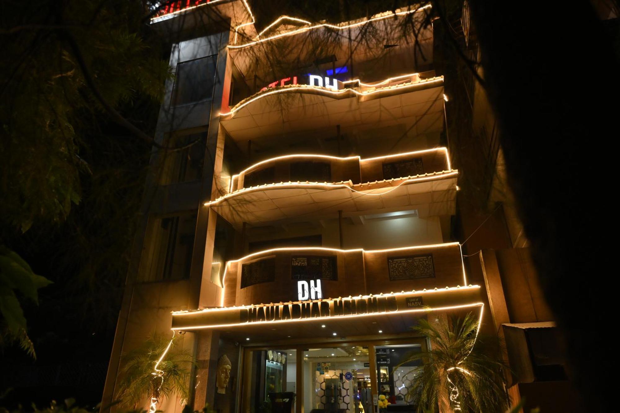 Hotel Dh Дхарамсала Екстериор снимка
