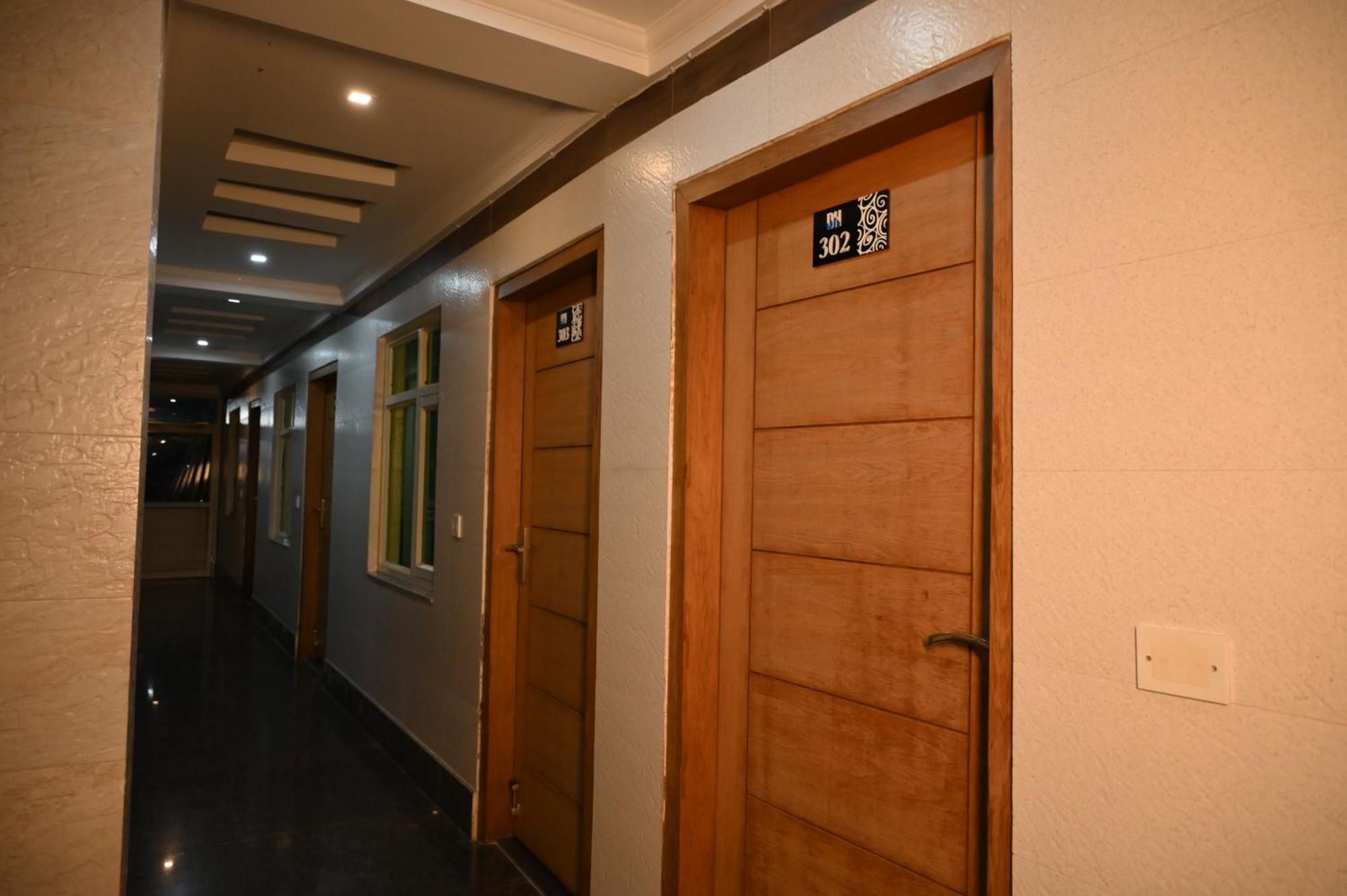 Hotel Dh Дхарамсала Екстериор снимка