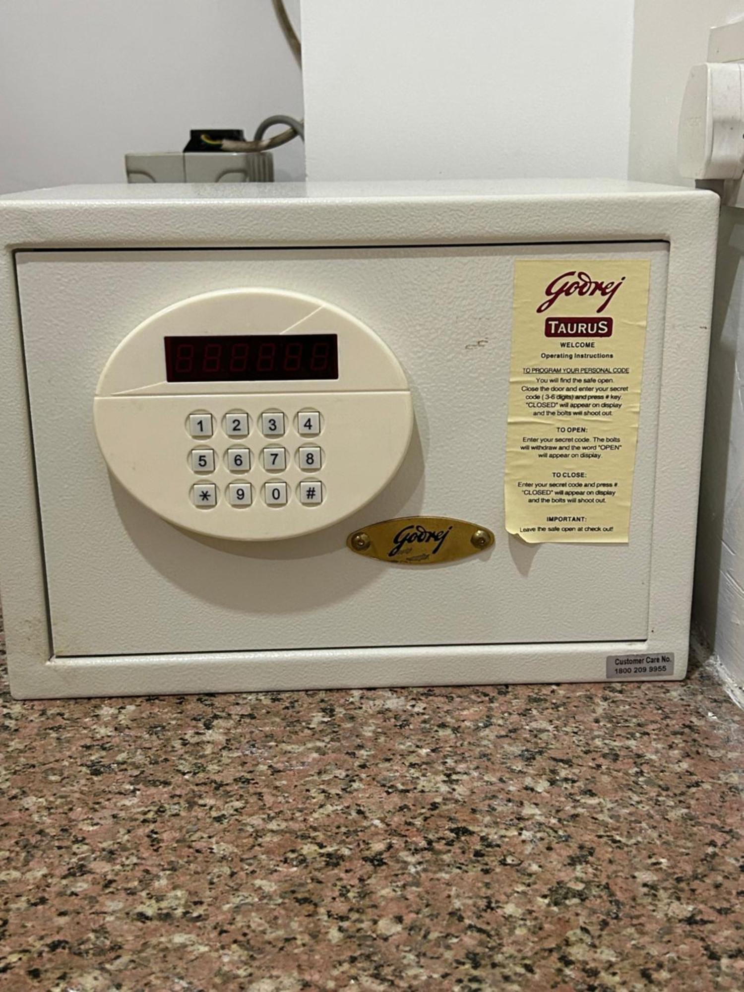 Hotel Dh Дхарамсала Екстериор снимка