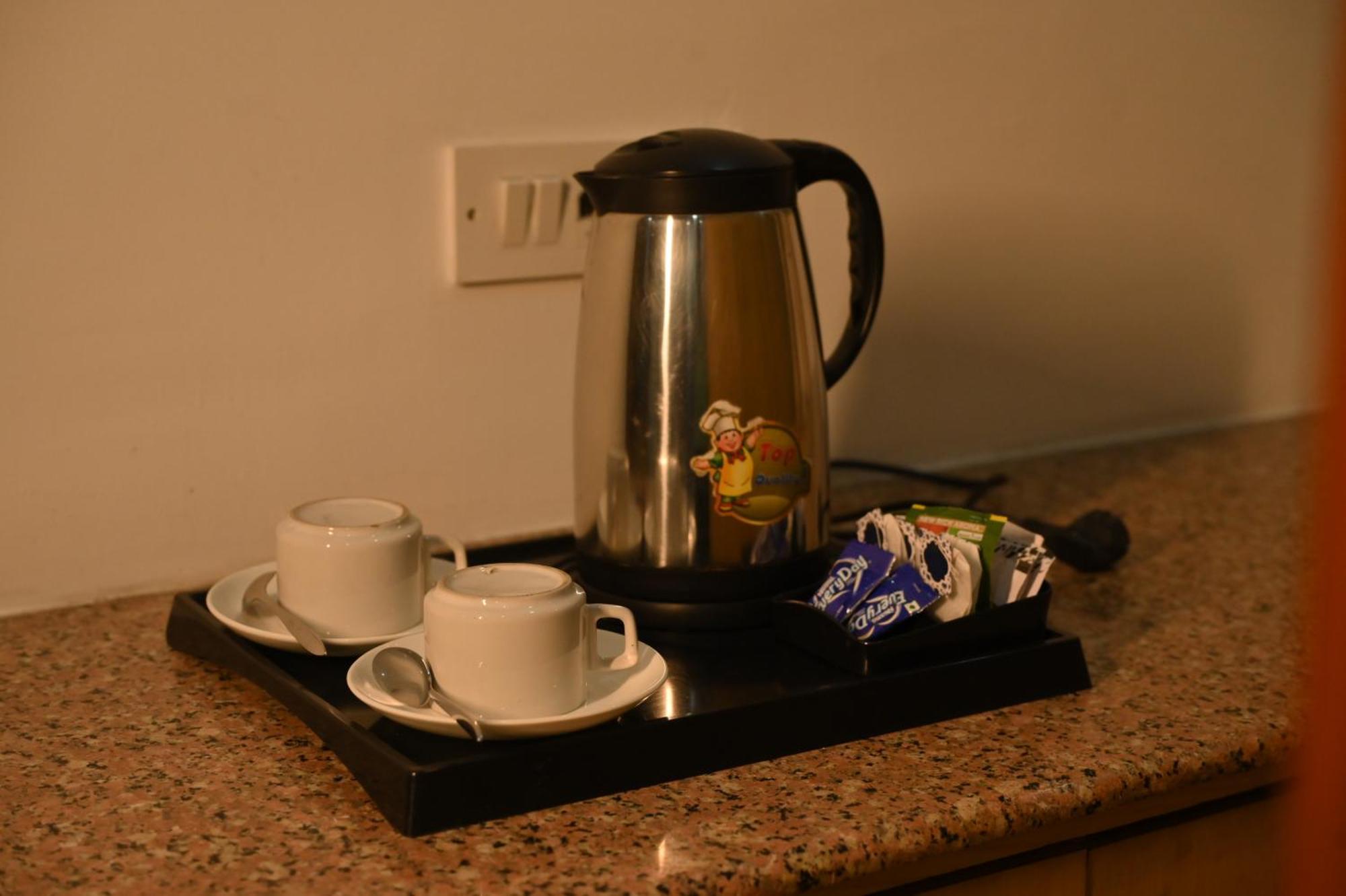 Hotel Dh Дхарамсала Екстериор снимка